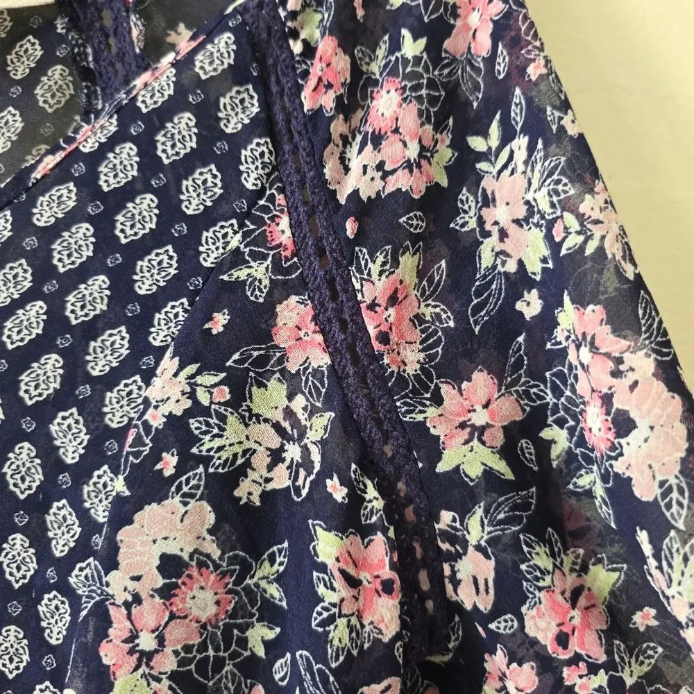 JESSICA SIMPSON MATERNITY Floral Navy Sheer Blouse Short Sleeve Size Small - Picture 12 of 16